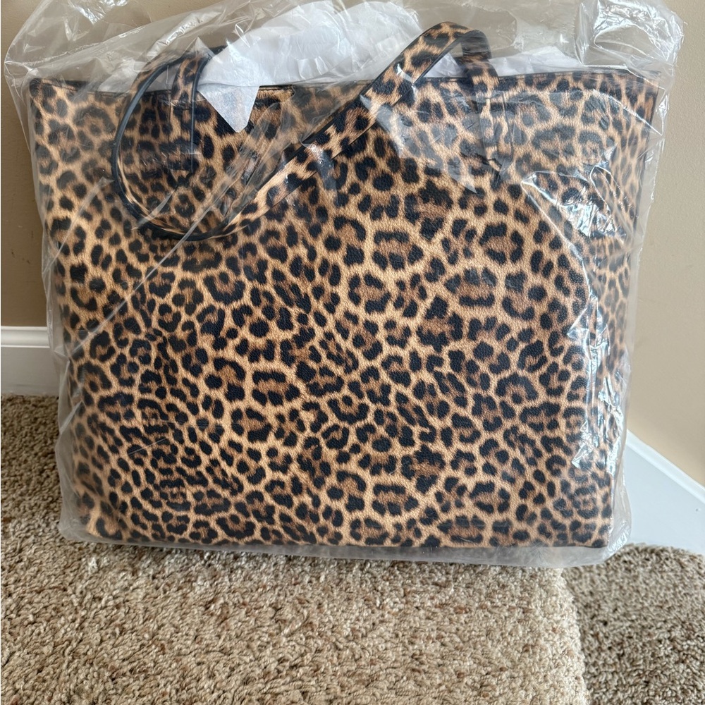 🔥NWT/ AB Studio Wild Leopard Print Tote